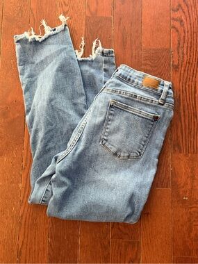 Judy blue Light Blue Women's Frayed Hem Jeans